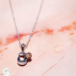 Sterling silver "O" with small diamond kids neckla